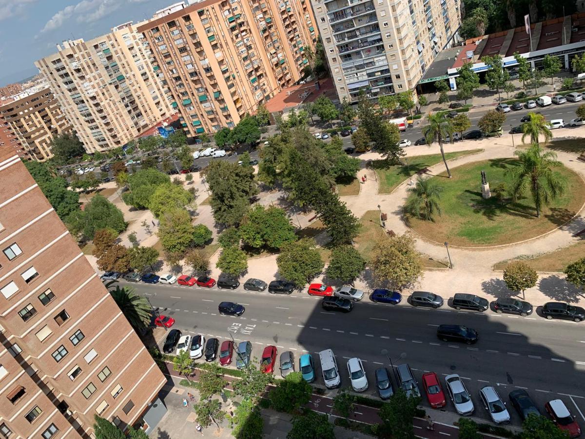 Habitacion Con Cama Individual, Piso Compartido En Avenida Blasco Ibanez Valencia Buitenkant foto