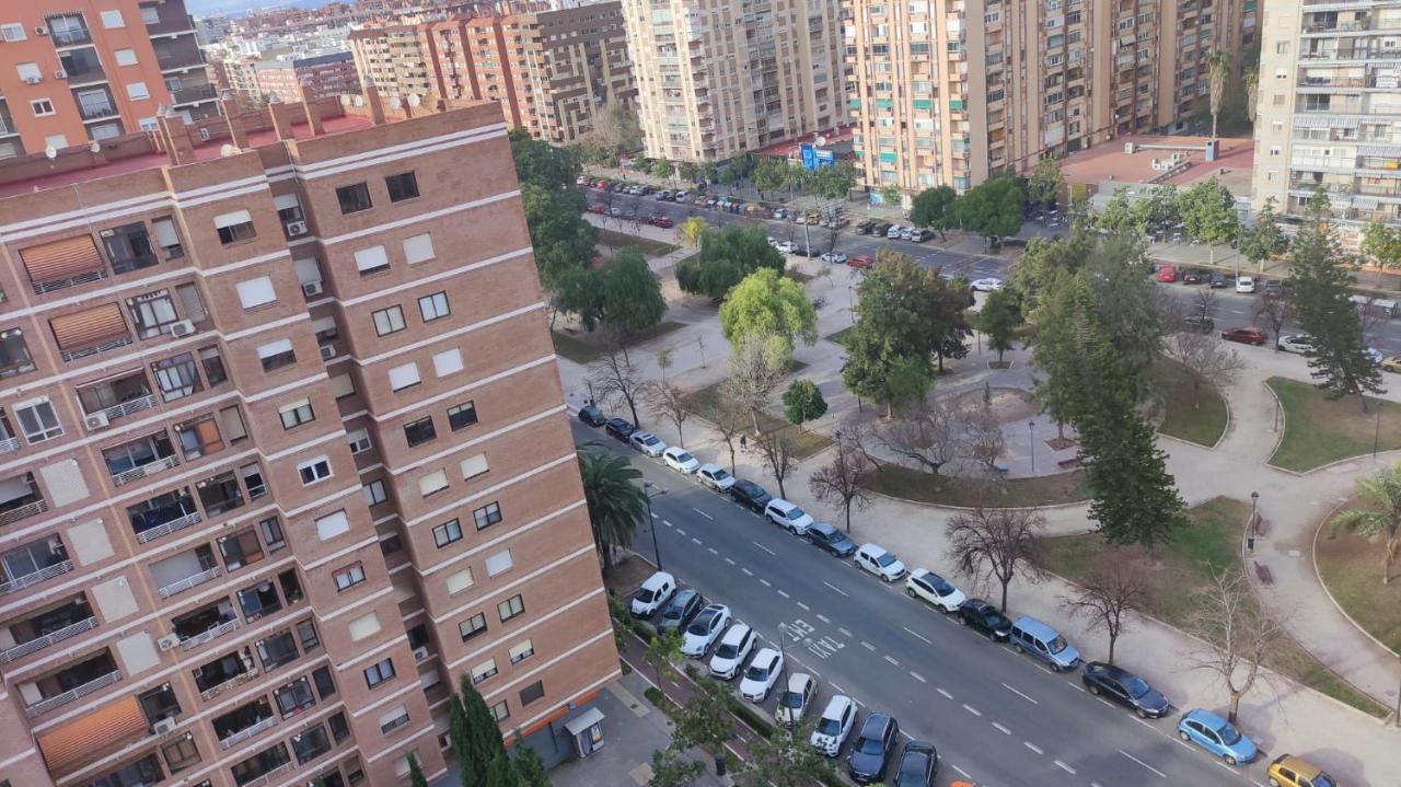 Habitacion Con Cama Individual, Piso Compartido En Avenida Blasco Ibanez Valencia Buitenkant foto