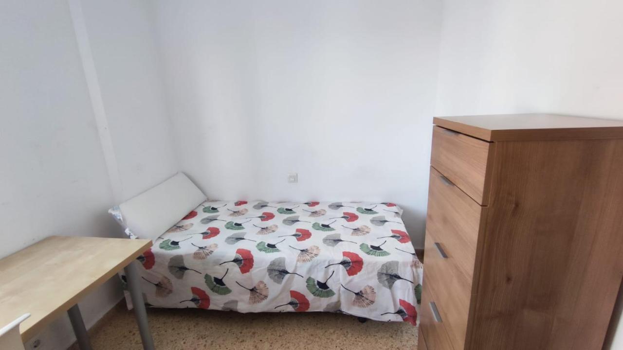 Habitacion Con Cama Individual, Piso Compartido En Avenida Blasco Ibanez Valencia Buitenkant foto